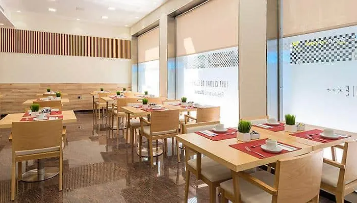 Centro Affiliated By Melia 3* אלצ'ה