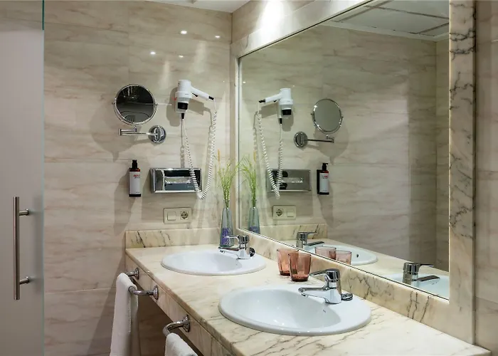 Ξενοδοχείο Centro Affiliated By Melia 3*