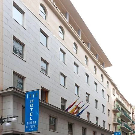מלון Centro, Affiliated By Melia 3*
